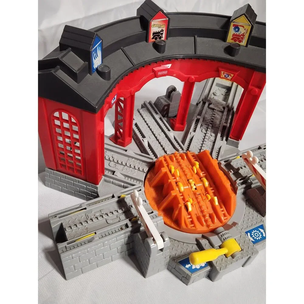 Fisher-Price GeoTrax Station – Vintage Toy Train Set Accessory